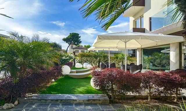 Hotel Garden Entrance